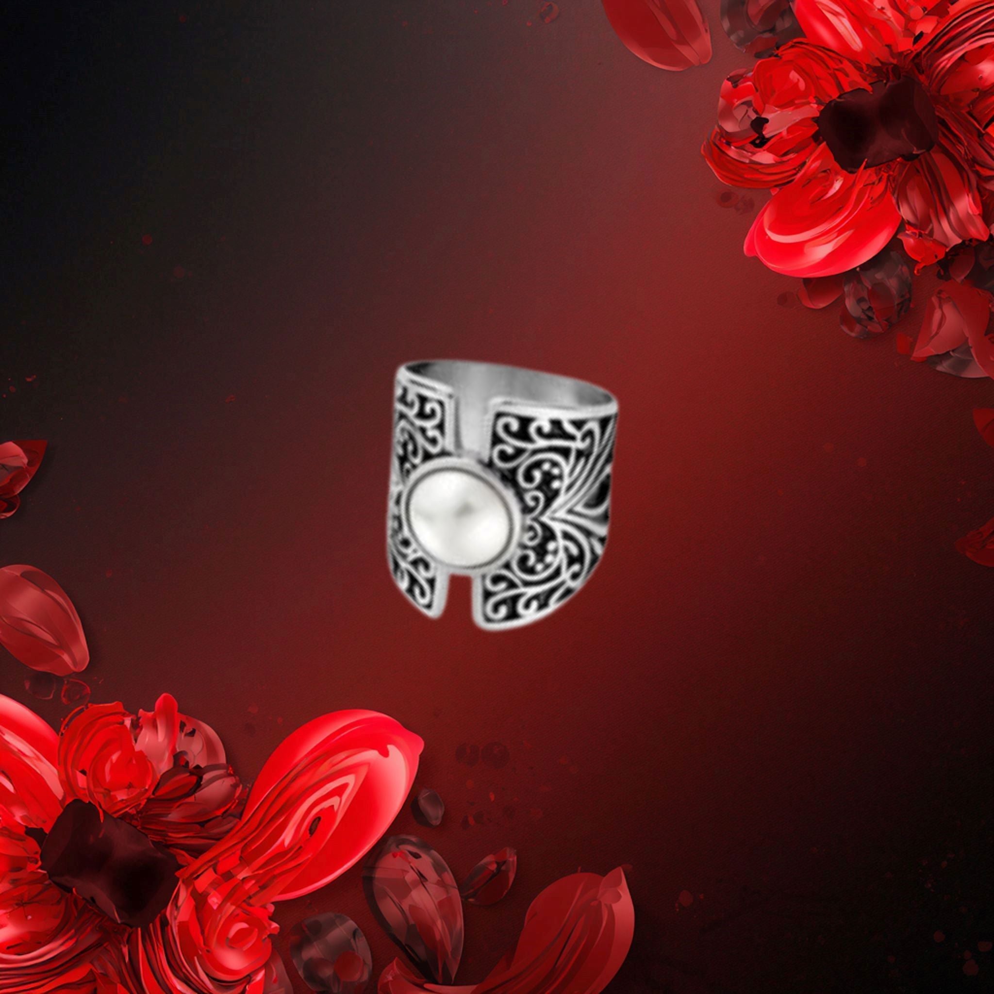 La bague Andréa de Tocara est une chevailière large en acier inoxydable. Filigrane Perle Verre T.9