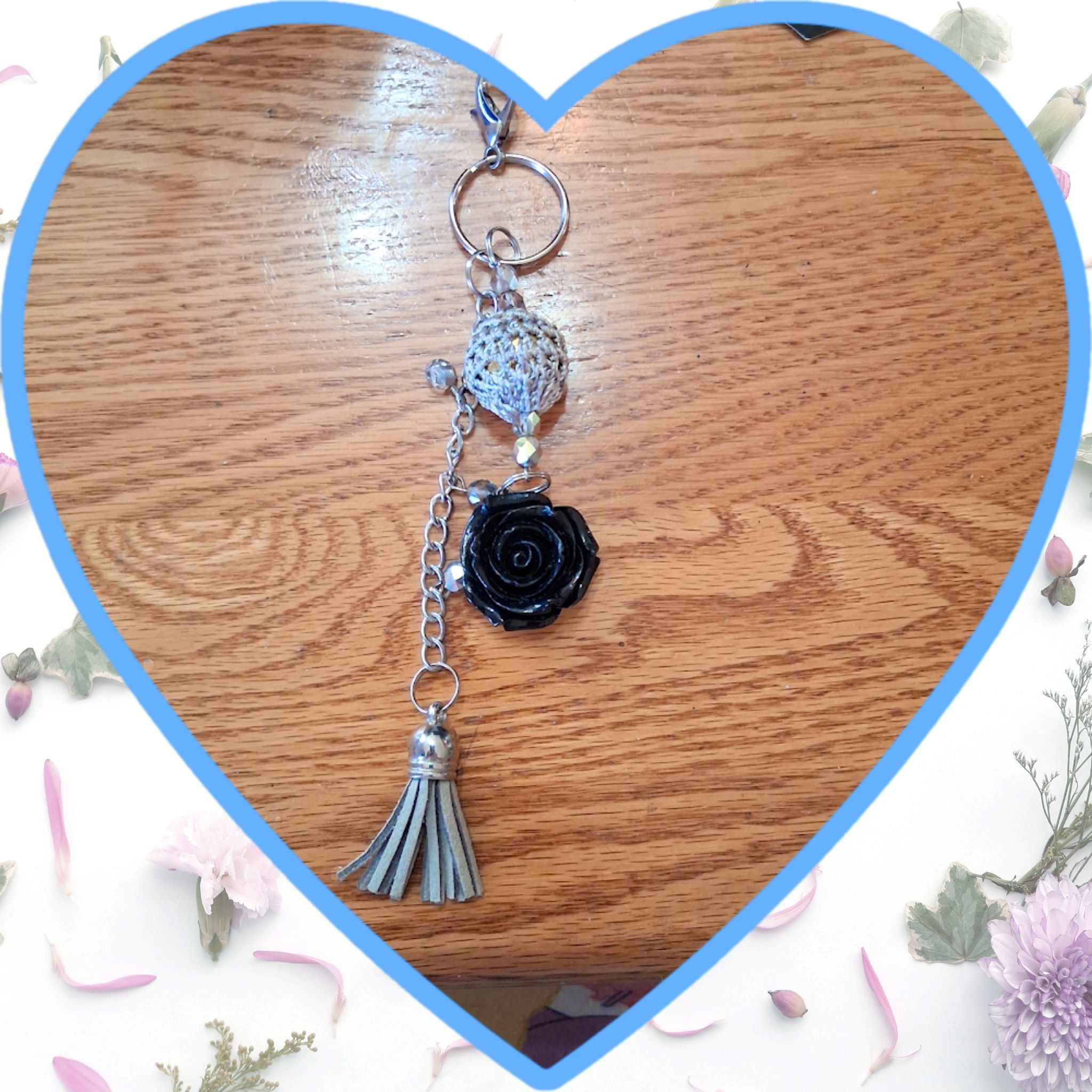 Porte-clé Rose Noire et Boule Macramé - Fait Main - Art & Trésorts
